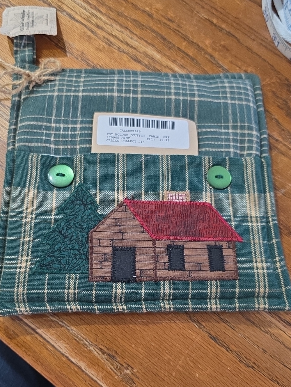 Calico NWT Home Holiday Green Plaid Cabin Pot Holder with Embroidered Cottage